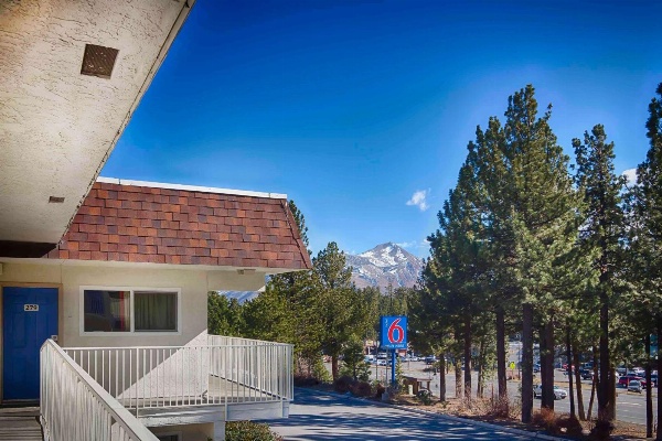 Motel 6 Mammoth Lakes image 4